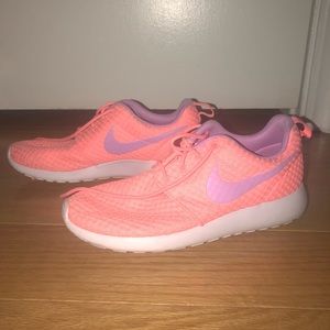 Pink Nike Fitness Tennis Shoes